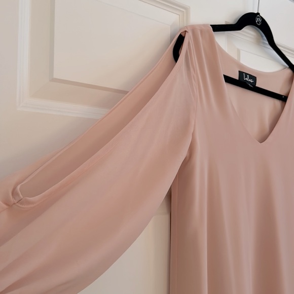Lulu Blush Pink Slit Sleeve Shift Dress - Picture 2 of 3